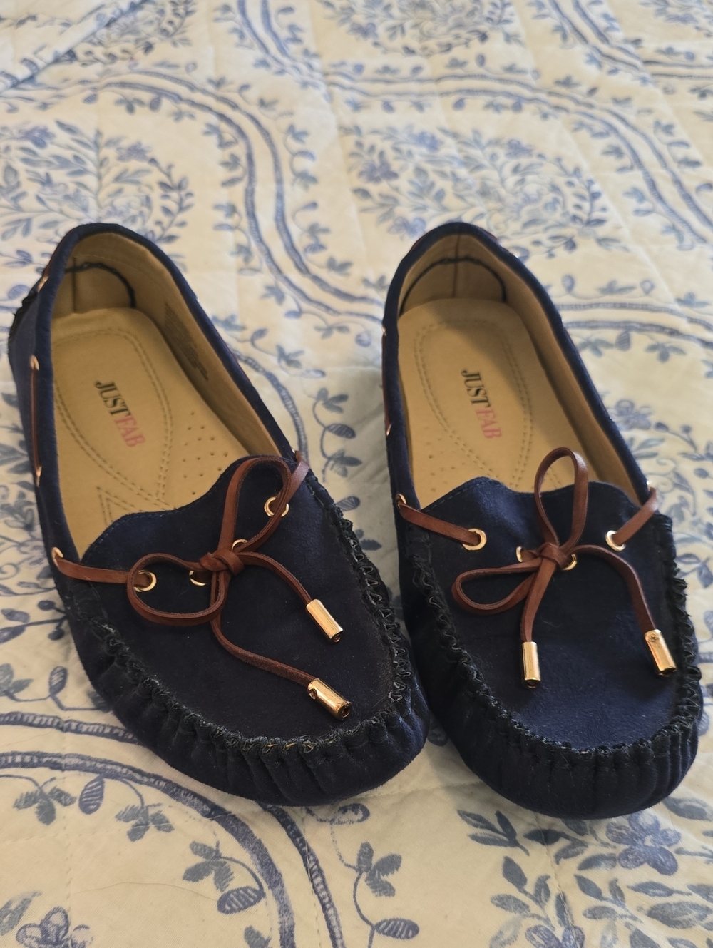 JustFab Navy Suede Moccasins with Brown Bow Detail Size 7